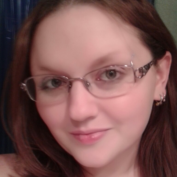 Meet your Posher, Dominique - Picture 1 of 1